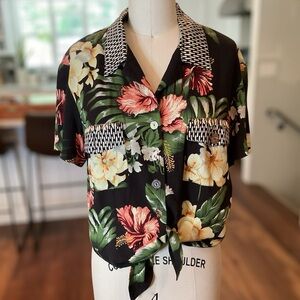 Vintage Faith by Celia Black Hawaiian Floral Short Sleeve Button Up Top Medium